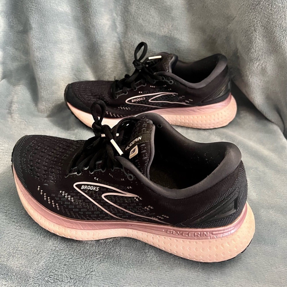 Brooks Women's Glycerin 19 Neutral Running Shoe 9 size